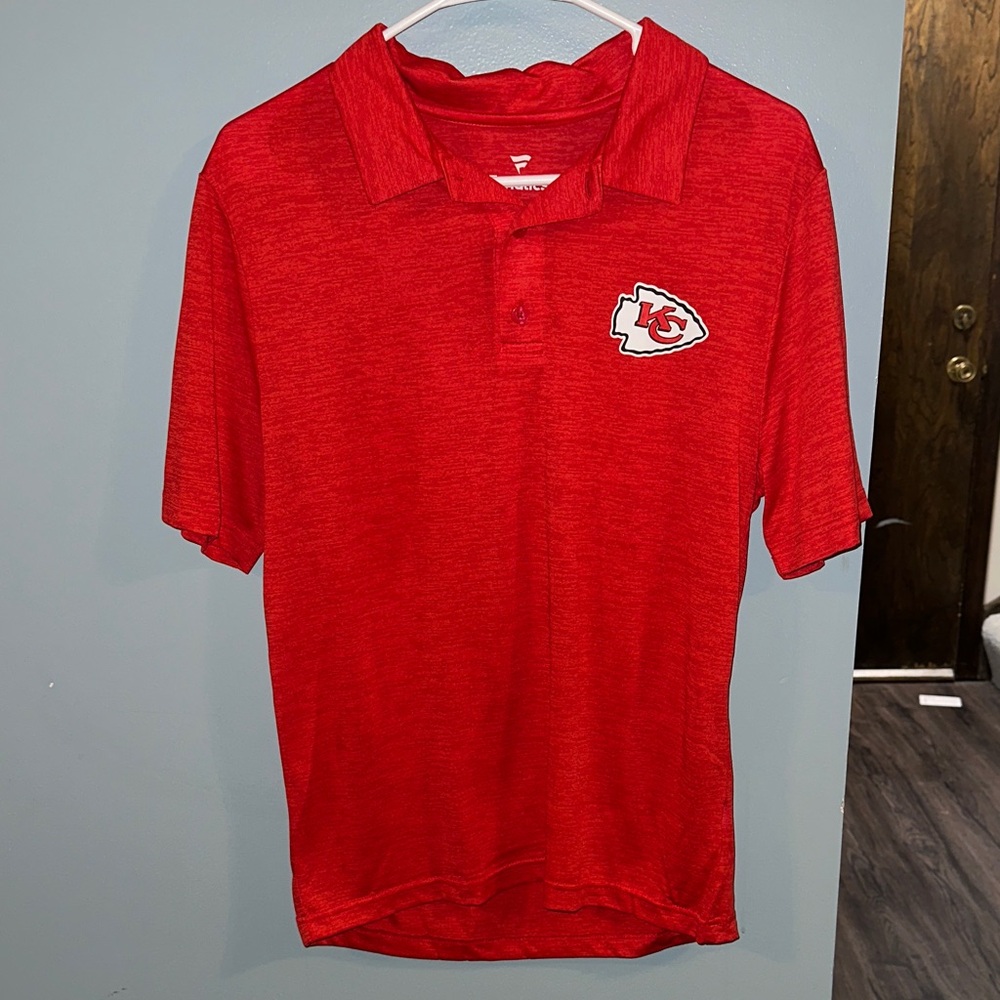 Fanatics Red Casual Button Down Shirt with Chiefs Logo